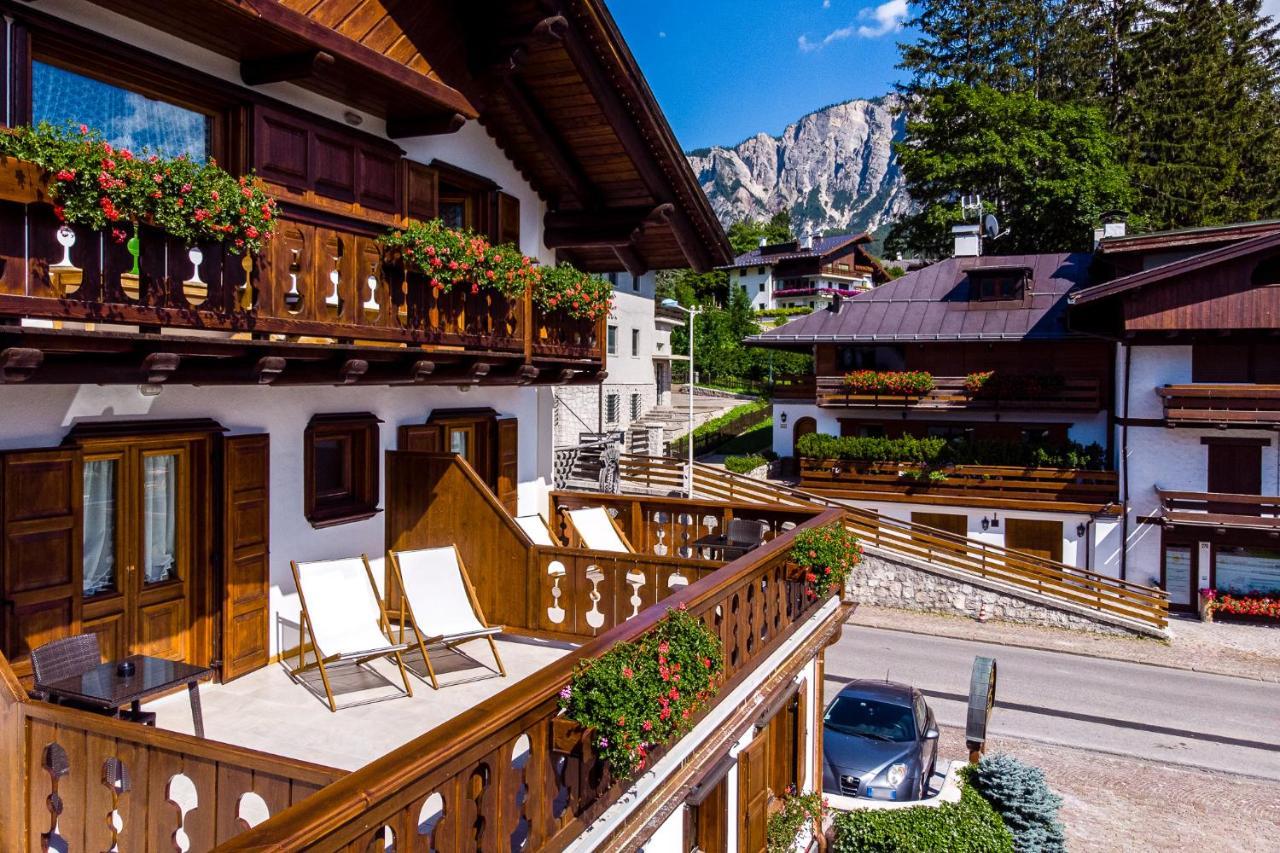 Hotel Natale Cortina dʼAmpezzo Kültér fotó
